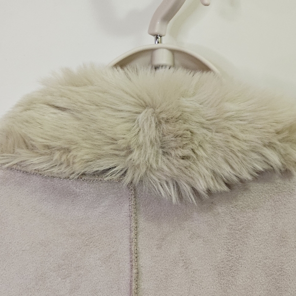 Loft (Ann Taylor Loft) Cream Faux Suede Faux Fur Trim & Lining Vest, Large - Picture 10 of 16